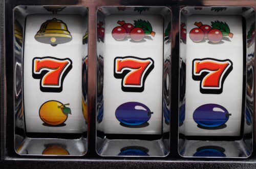 Slot Mitologi Mana Yang Memiliki Fitur Cascading Reels?